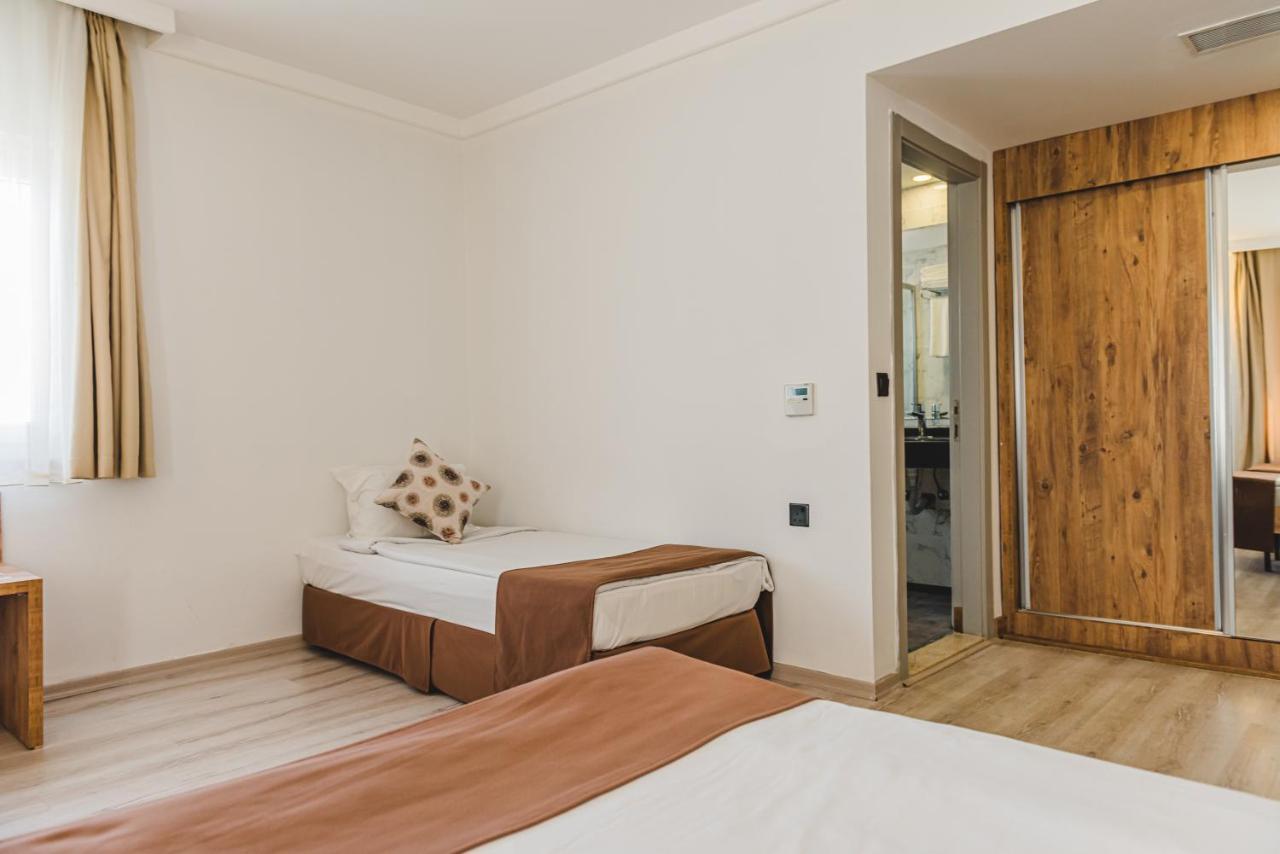 Uptown Bueyuek Anadolu Girne Hotel エクステリア 写真