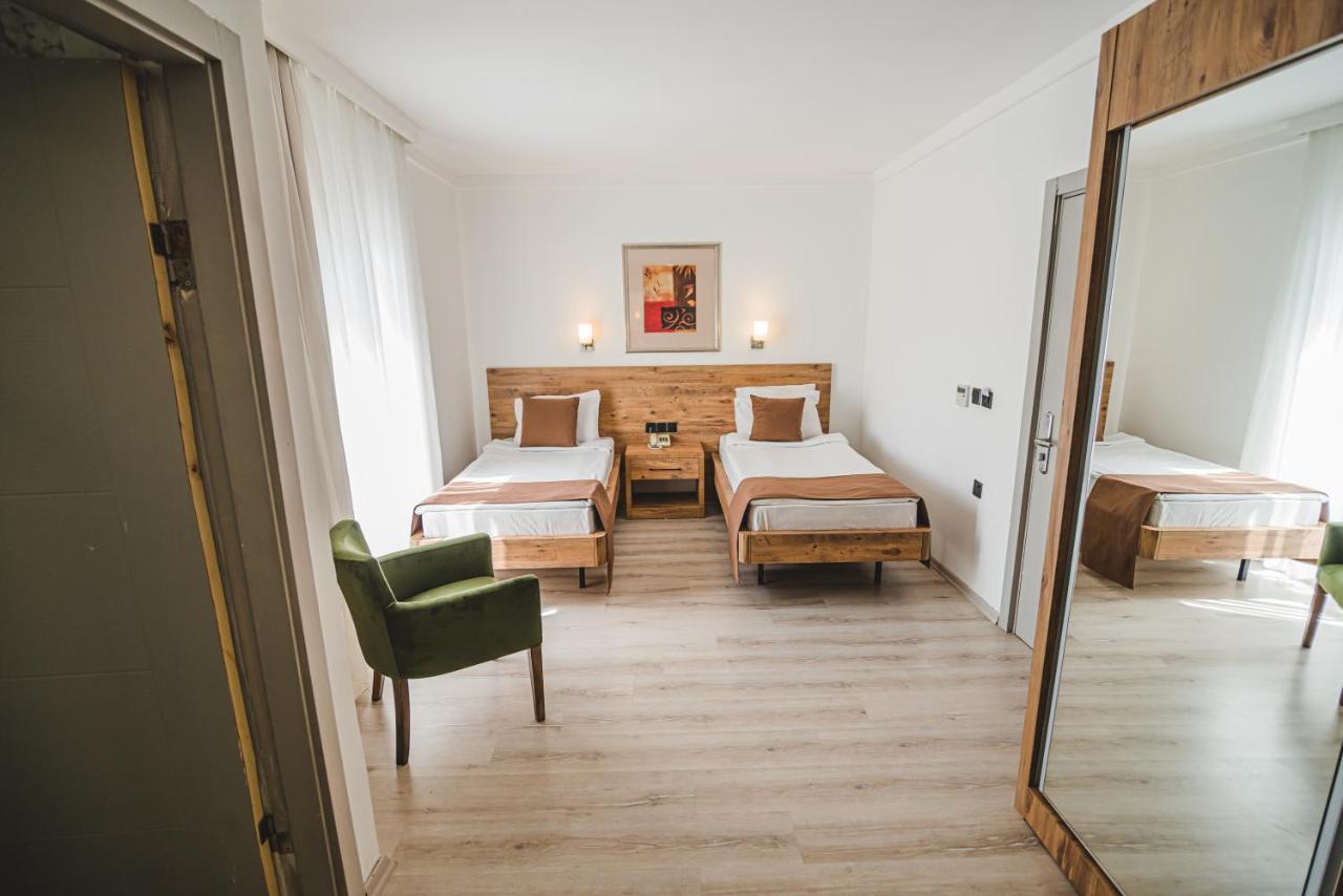 Uptown Bueyuek Anadolu Girne Hotel エクステリア 写真