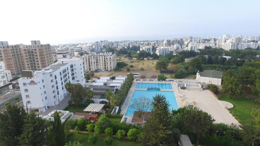 Uptown Bueyuek Anadolu Girne Hotel エクステリア 写真