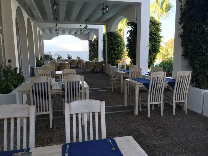 Uptown Bueyuek Anadolu Girne Hotel エクステリア 写真